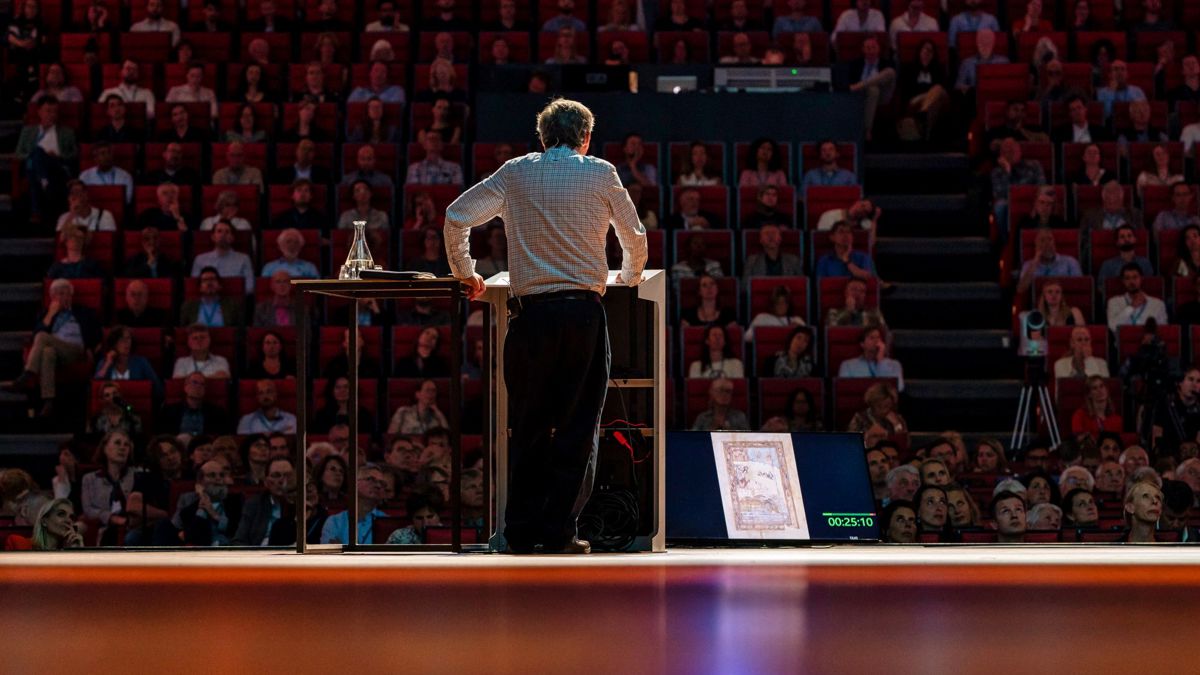 Key Note Speaker Op Congres Photostique 1 1