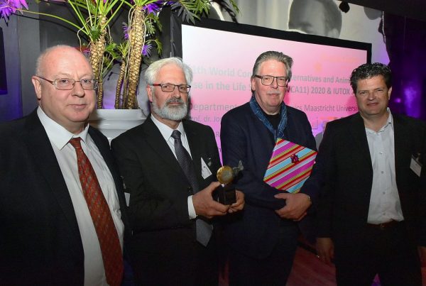 Wethouders-Aarts-met-winnaars-BL-Award